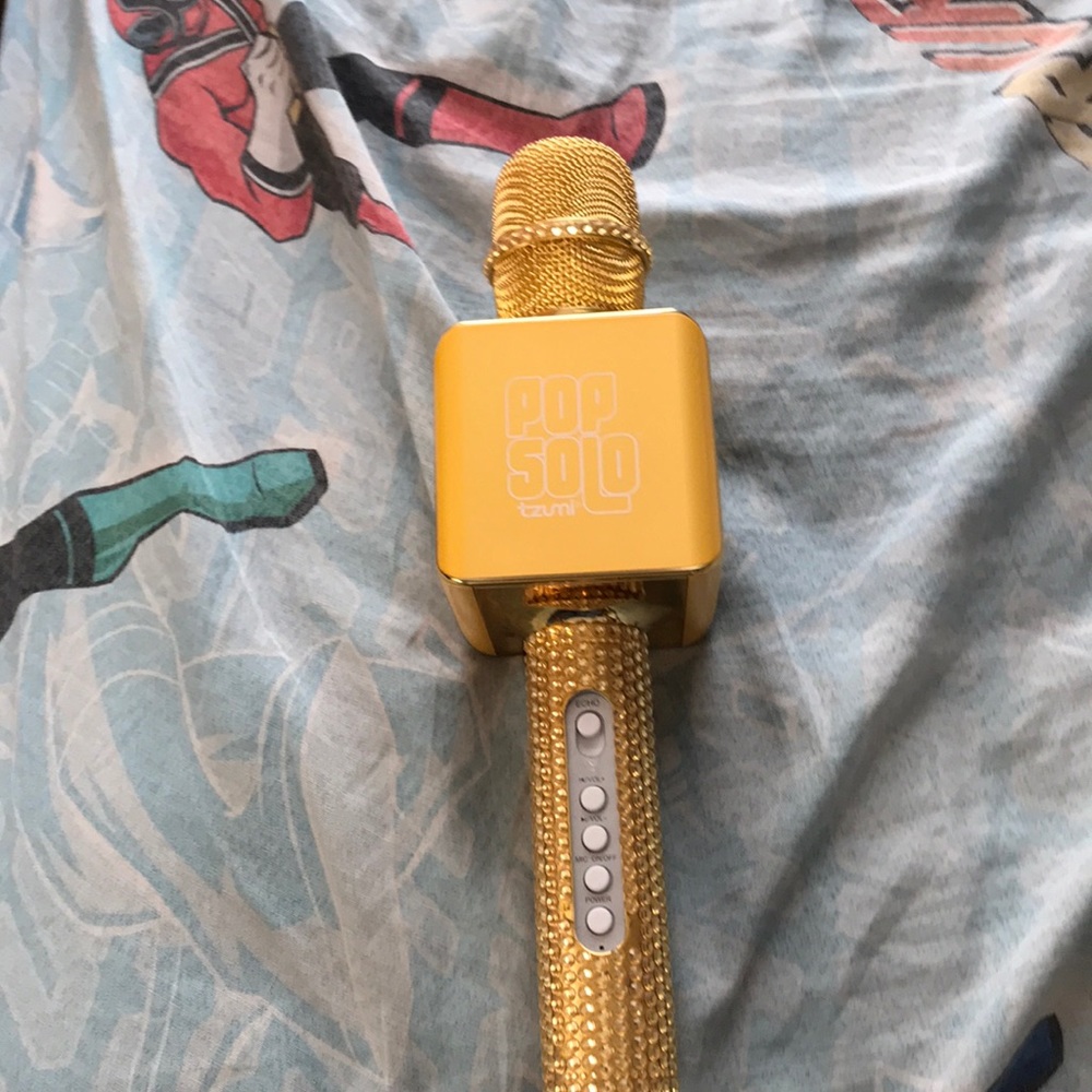 I’m am selling a nice microphone